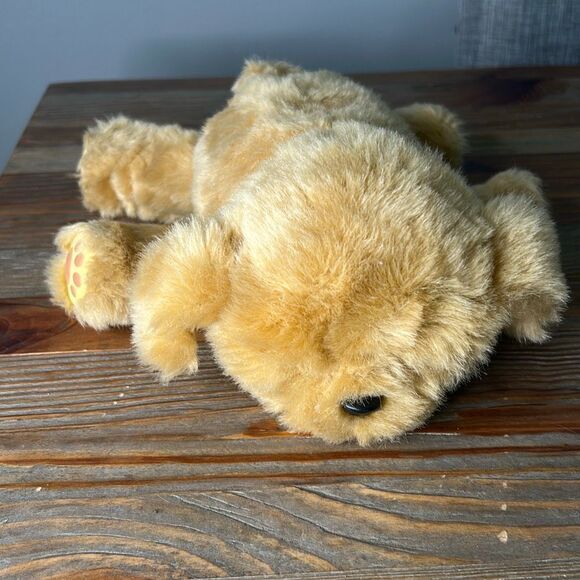 Little Live Pets Snuggles My Dream Puppy is an interactive dog plush - Picture 3 of 7